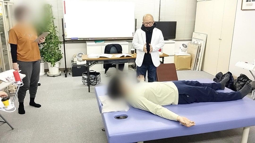 ■その肘の痛み、原因は肩かも！？上肢の連動をみる